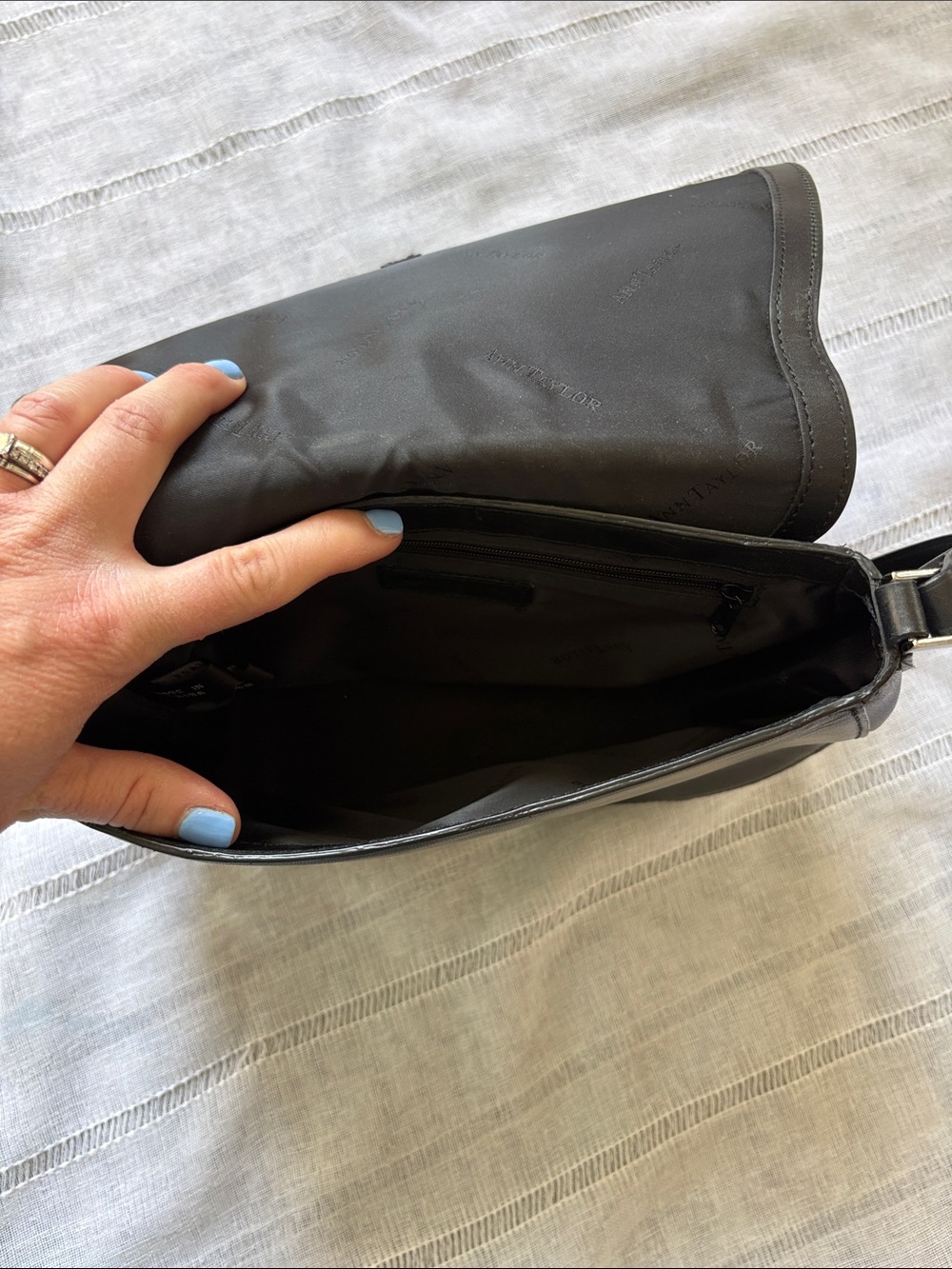 Ann Taylor Classic Black Leather Shoulder Bag - Picture 8 of 14